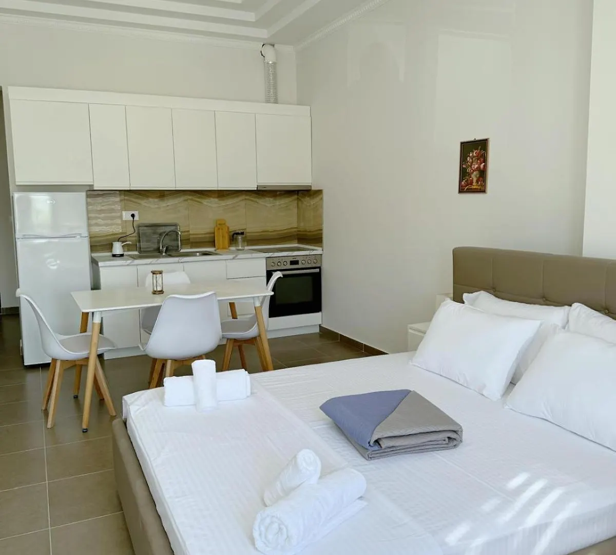 Kris Apart-Hotel Golem  Golem (Tirana)